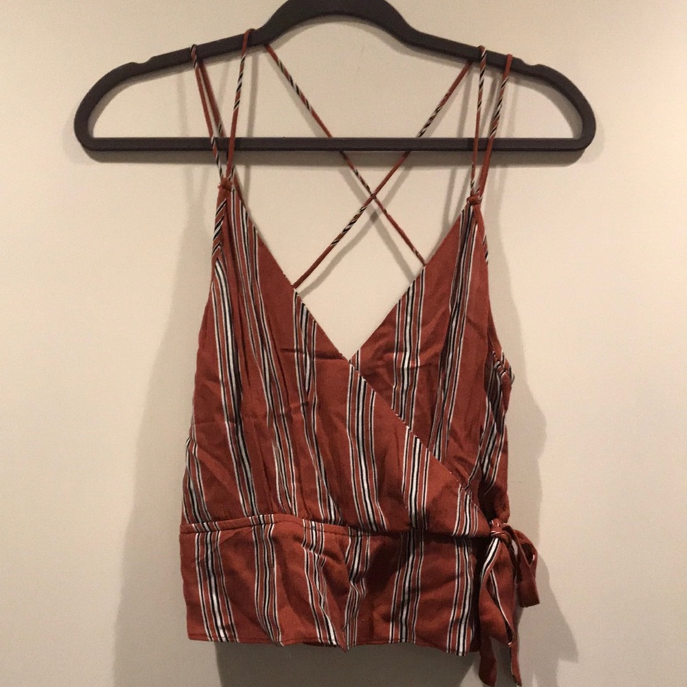Tank top with adjustable tie around waist